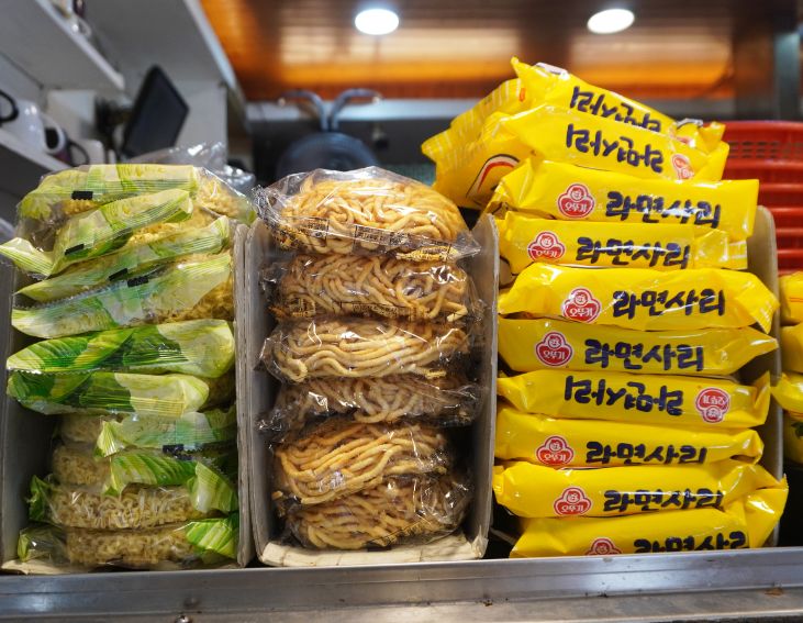 基隆仁愛︱周家大眾滷味總店︱在地人最愛的銅板美食,加入沙茶替食材增添味道 - 第7張圖
