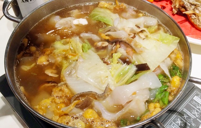 基隆信義│基隆港海產樓│在地老字號婚宴聚餐首選！超人氣海鮮餐廳，老饕必點白片土雞與紅豆奶酪