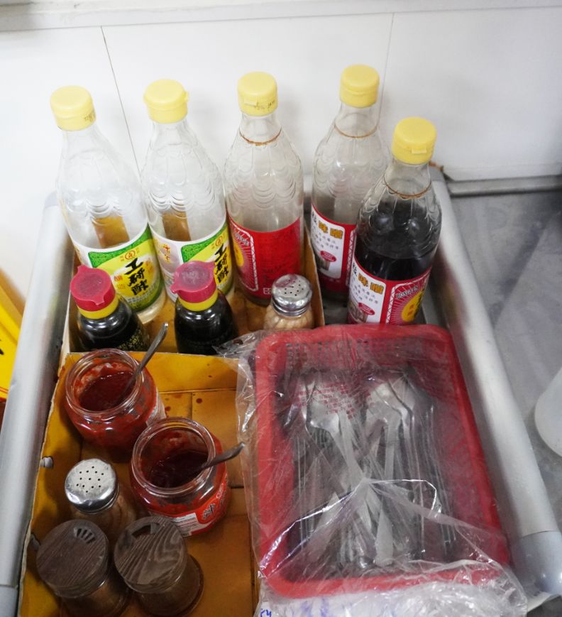 台北萬華│金滿園排骨(原金園排骨武昌店)│西門町必吃,排骨內嫩外酥,黑胡椒香濃郁,附2026年最新菜單 - 第7張圖 台北萬華│金滿園排骨(原金園排骨武昌店)│西門町必吃,排骨內嫩外酥,黑胡椒香濃郁,附2026年最新菜單