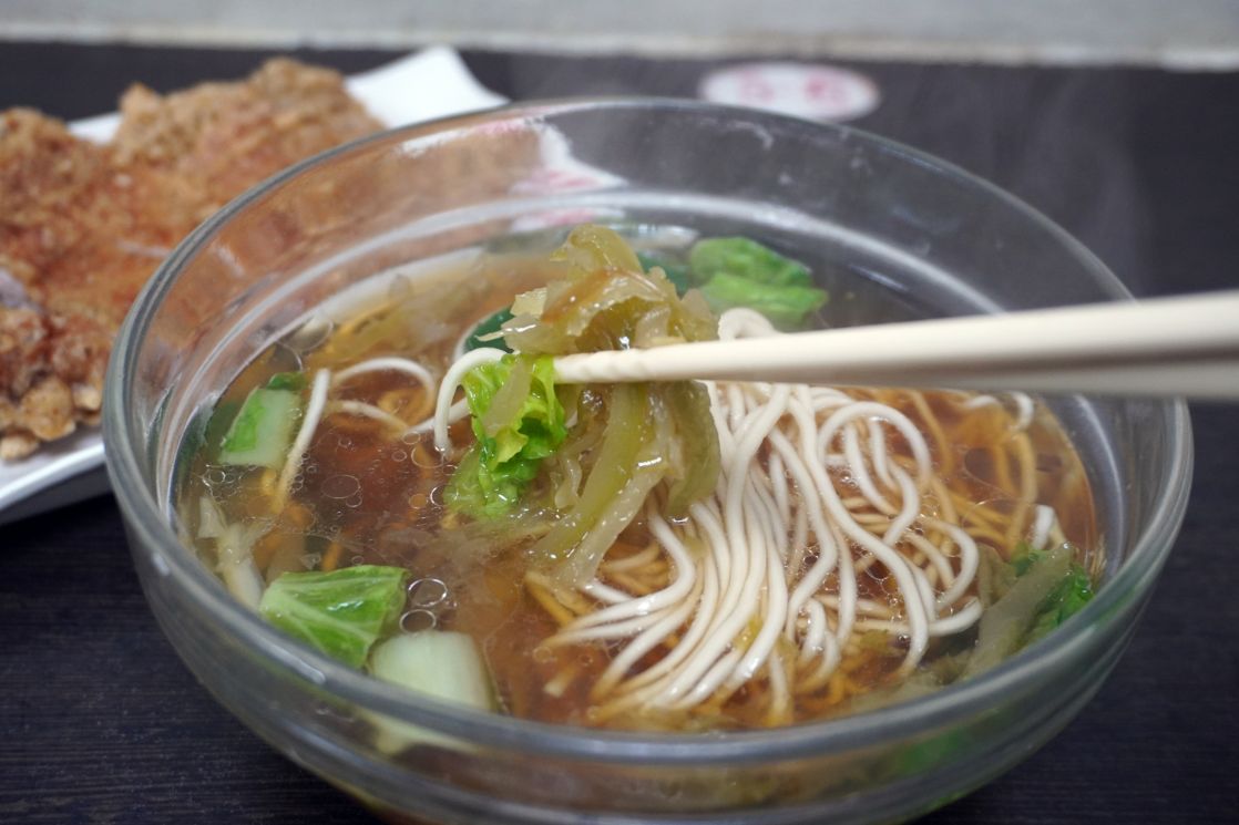 台北萬華│金滿園排骨(原金園排骨武昌店)│西門町必吃,排骨內嫩外酥,黑胡椒香濃郁,附2026年最新菜單 - 第16張圖 台北萬華│金滿園排骨(原金園排骨武昌店)│西門町必吃,排骨內嫩外酥,黑胡椒香濃郁,附2026年最新菜單