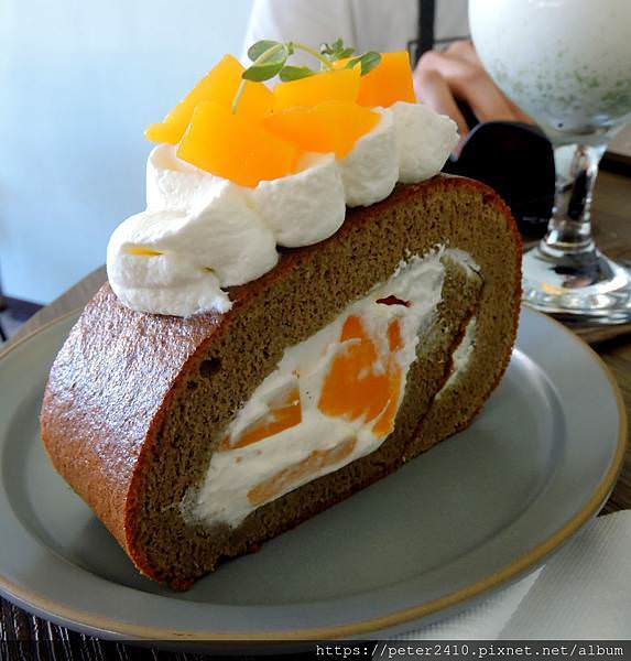 LOKA CAFE (19).JPG