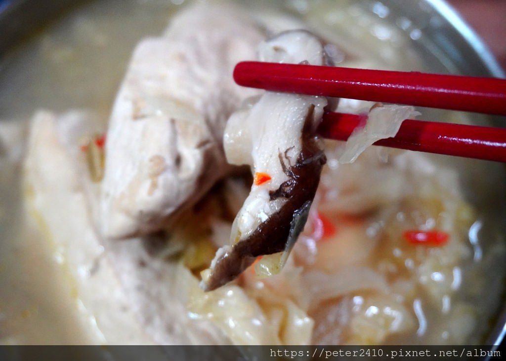 東北之家酸菜白肉鍋｜酸菜豬五花拌麵 (10).JPG