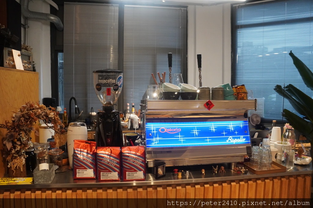 FLOW CAFE (11).JPG