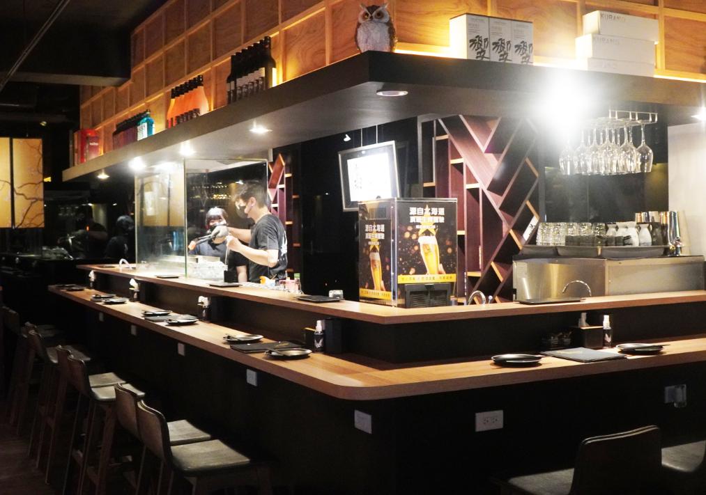 【台北】梟夜串酒場｜不限時的超人氣居酒屋，提供多款酒品，以備