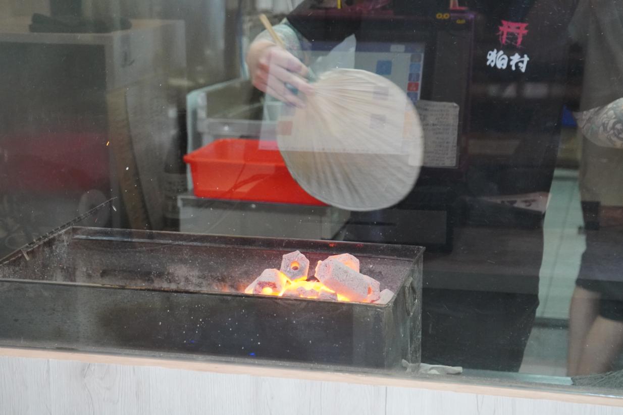 【新北市】狛村串燒｜以炭火串燒、創意料理點綴的美味居酒屋，鮭