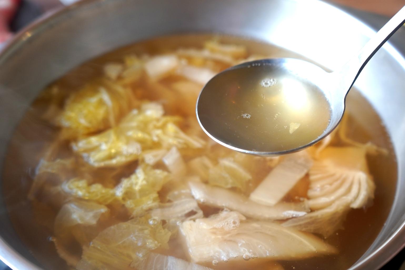 新北三峽|上水樸石火鍋|日料職人打造的日式火鍋店,庭園風裝潢,蒸蛋壽喜燒肉飯推薦必點 - 第27張圖
