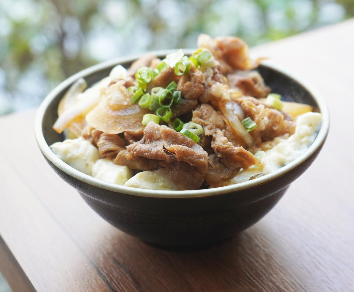 新北三峽|上水樸石火鍋|日料職人打造的日式火鍋店,庭園風裝潢,蒸蛋壽喜燒肉飯推薦必點 - 第41張圖