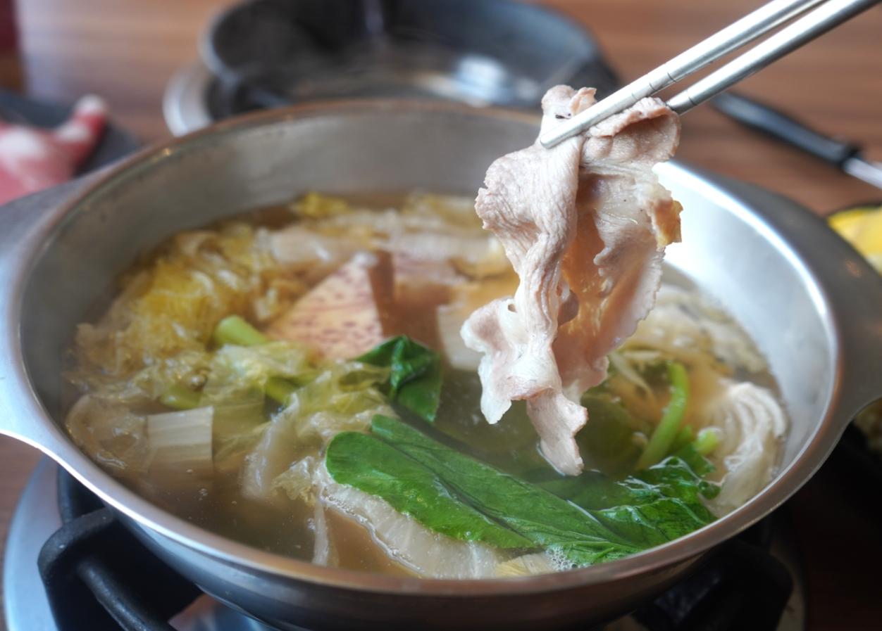 新北三峽|上水樸石火鍋|日料職人打造的日式火鍋店,庭園風裝潢,蒸蛋壽喜燒肉飯推薦必點 - 第31張圖