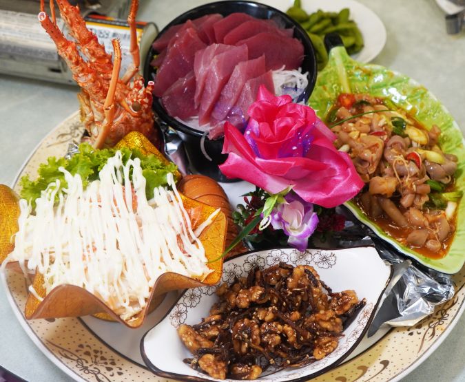 台中美食|梧棲來來海鮮餐廳|超人氣聚餐餐廳,料理澎拜豐盛,假日停車場一位難求 - 第15張圖