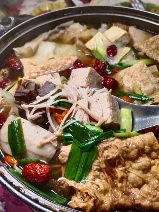 台中美食|梧棲來來海鮮餐廳|超人氣聚餐餐廳,料理澎拜豐盛,假日停車場一位難求 - 第2張圖