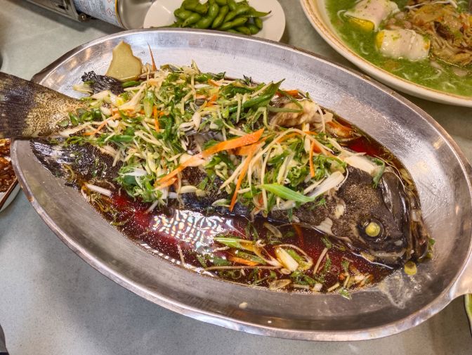 台中美食|梧棲來來海鮮餐廳|超人氣聚餐餐廳,料理澎拜豐盛,假日停車場一位難求 - 第32張圖