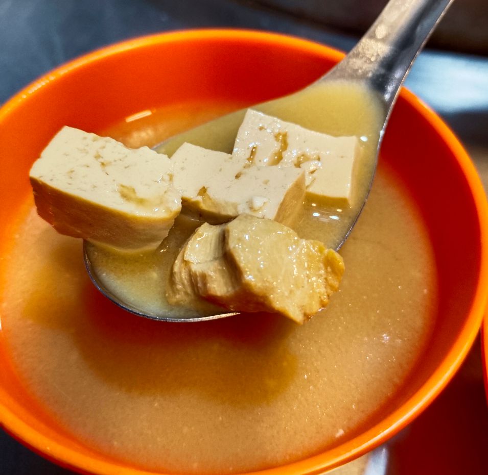 基隆廟口美食|21號魯排骨飯|超人氣排骨飯,先炸後魯,味道豐富,最推旗魚飯 - 第19張圖