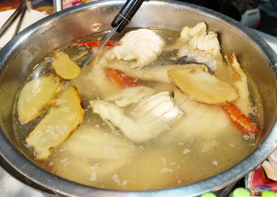 基隆廟口美食|21號魯排骨飯|超人氣排骨飯,先炸後魯,味道豐富,最推旗魚飯 - 第5張圖
