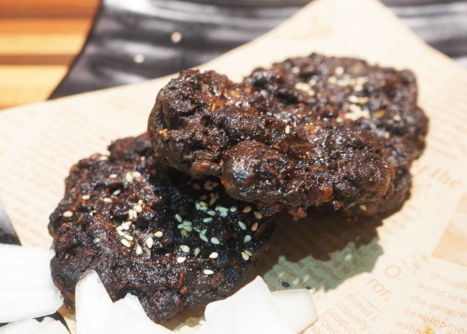 台北士林美食|士林串燒|超人氣士林燒烤,除了串燒,還有隱藏版私房菜,日式冰麥茶可以無限暢飲 - 第31張圖