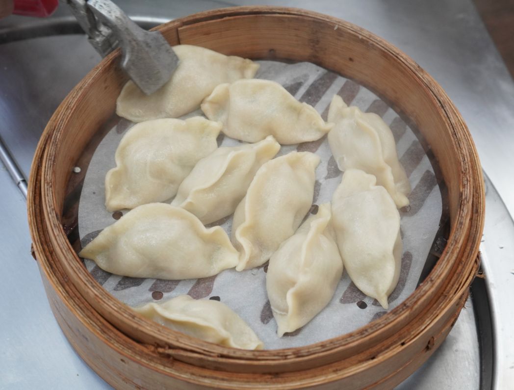 台北中正|倪記鍋貼|台北火車站美食推薦,google評價4.5高分的銅板美食 - 第12張圖