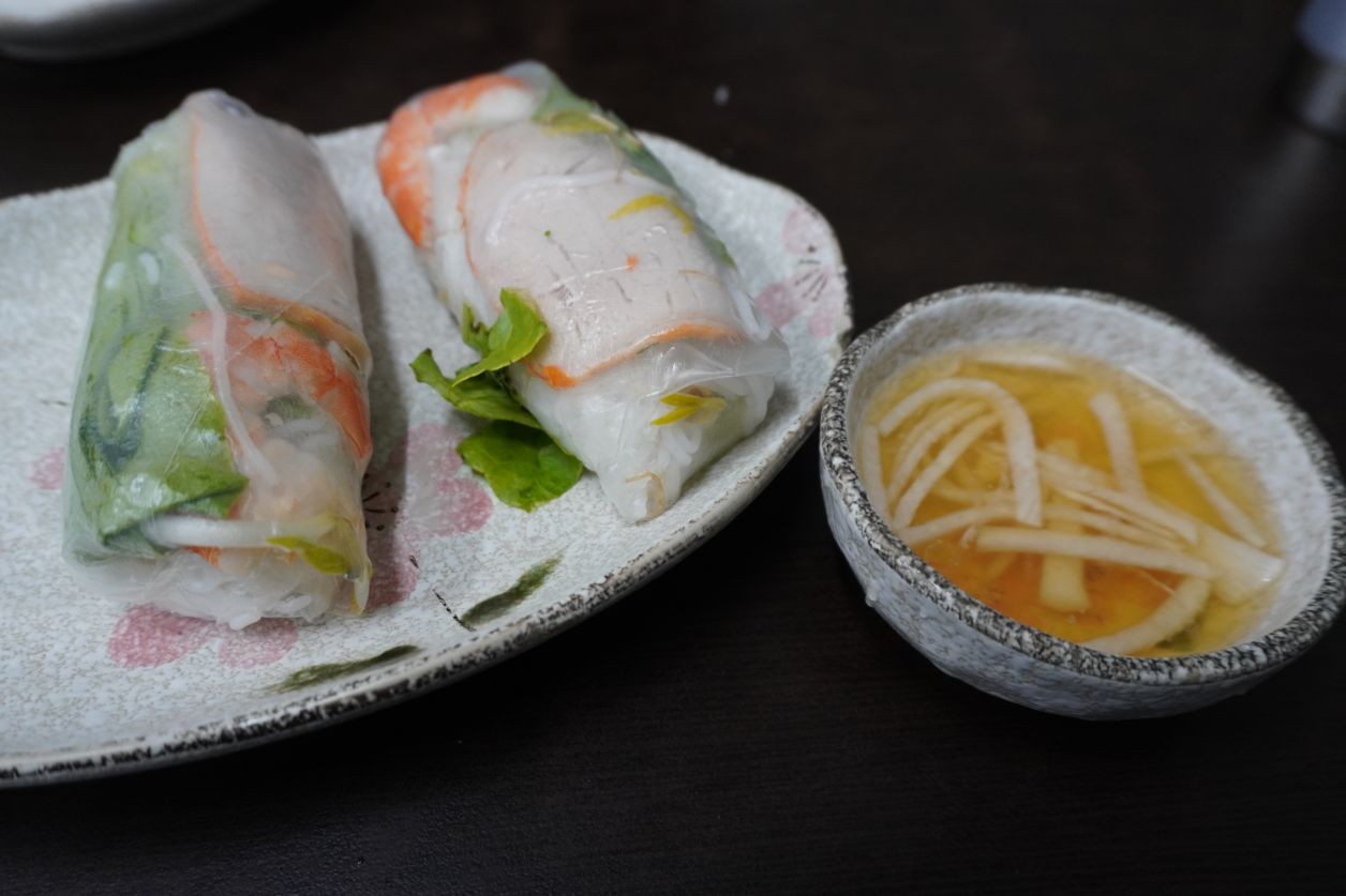 基隆仁愛|越南河粉滷味小舖|孝三路越式料理推薦,生春捲料豐富價格親民 - 第2張圖