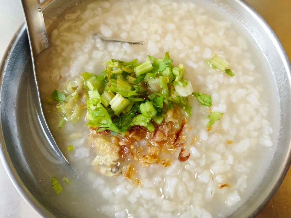 基隆廟口夜市|42號鹹粥|24小時營業的銅板美食,深夜來一碗超暖身 - 第7張圖