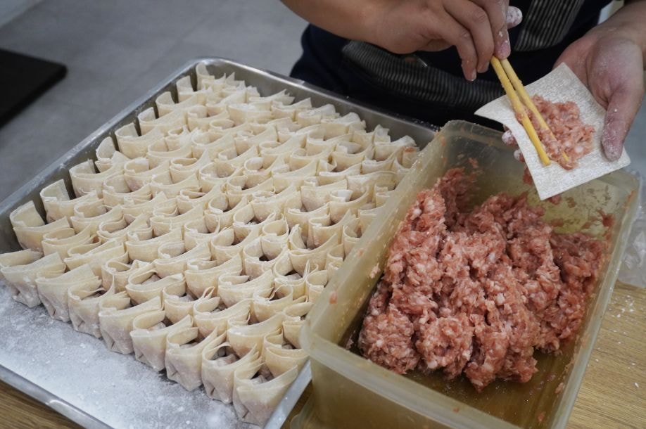 台北松山|極禾家抄手麵食|南京三民站人氣麵店,抄手皮Q內餡鮮美,酸菜白肉麵大推 - 第12張圖