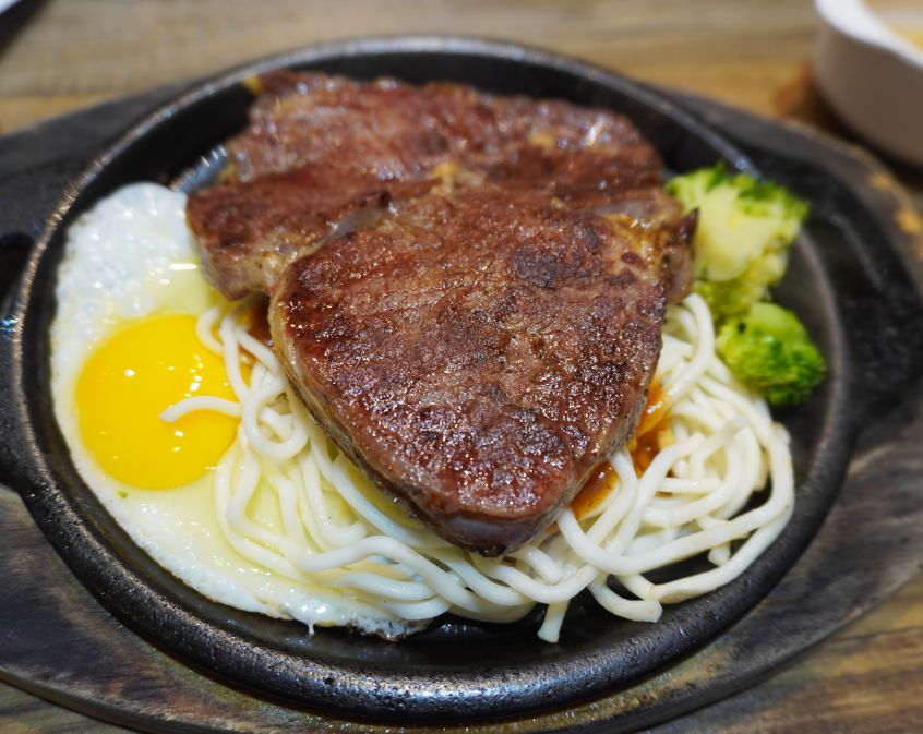 台北中山|胖胖牛排長春店|超人氣平價牛排館,牛排厚實鮮嫩,日式咖哩飯可以免費續加 - 第20張圖
