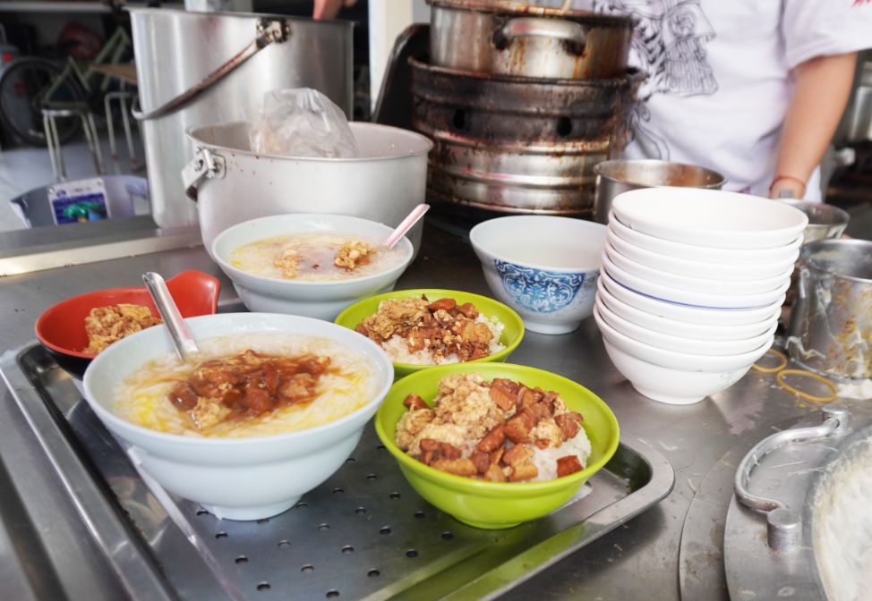 雲林北港|老等油飯麵線糊|在地超過一甲子老店,加蛋黃的麵線糊搭配滷蛋白,完美組合 - 第5張圖
