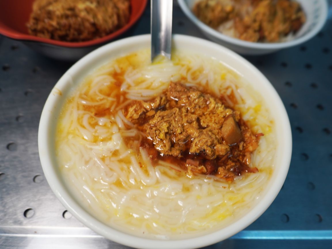 雲林北港|老等油飯麵線糊|在地超過一甲子老店,加蛋黃的麵線糊搭配滷蛋白,完美組合 - 第8張圖