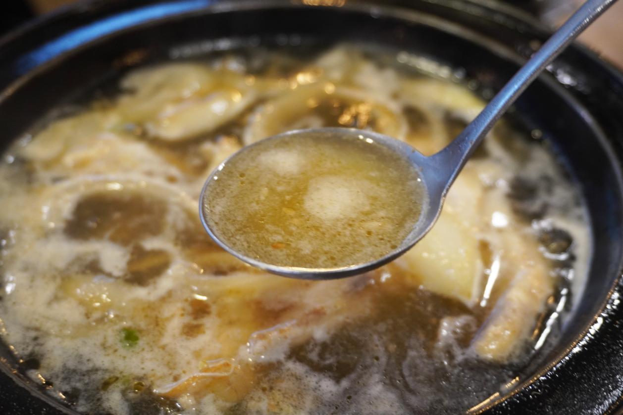 台中西屯|可麗亞石頭火鍋專賣店|50年老品牌,小火鍋食材豐富,爆香石頭火鍋湯頭濃郁 - 第21張圖