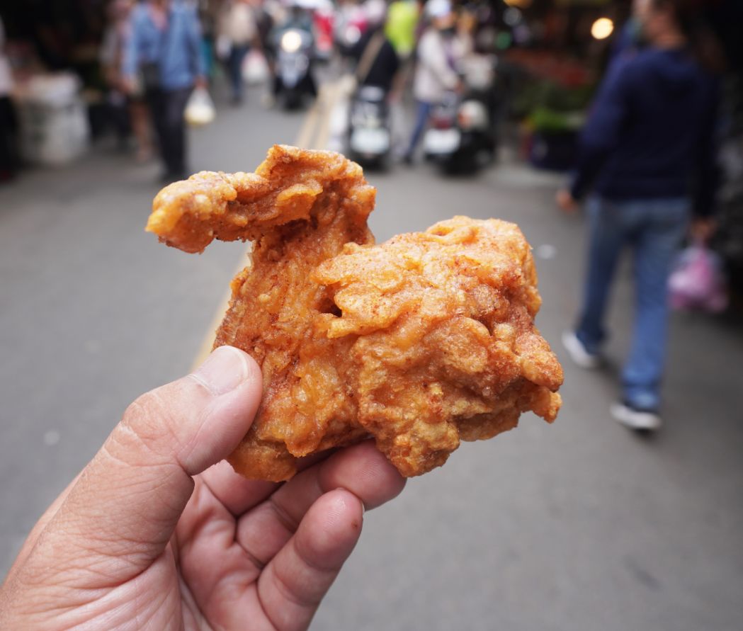 台中西屯|黑冠炸雞|水湳市場必吃美食,炸雞腿皮酥脆,肉嫩多汁 - 第12張圖