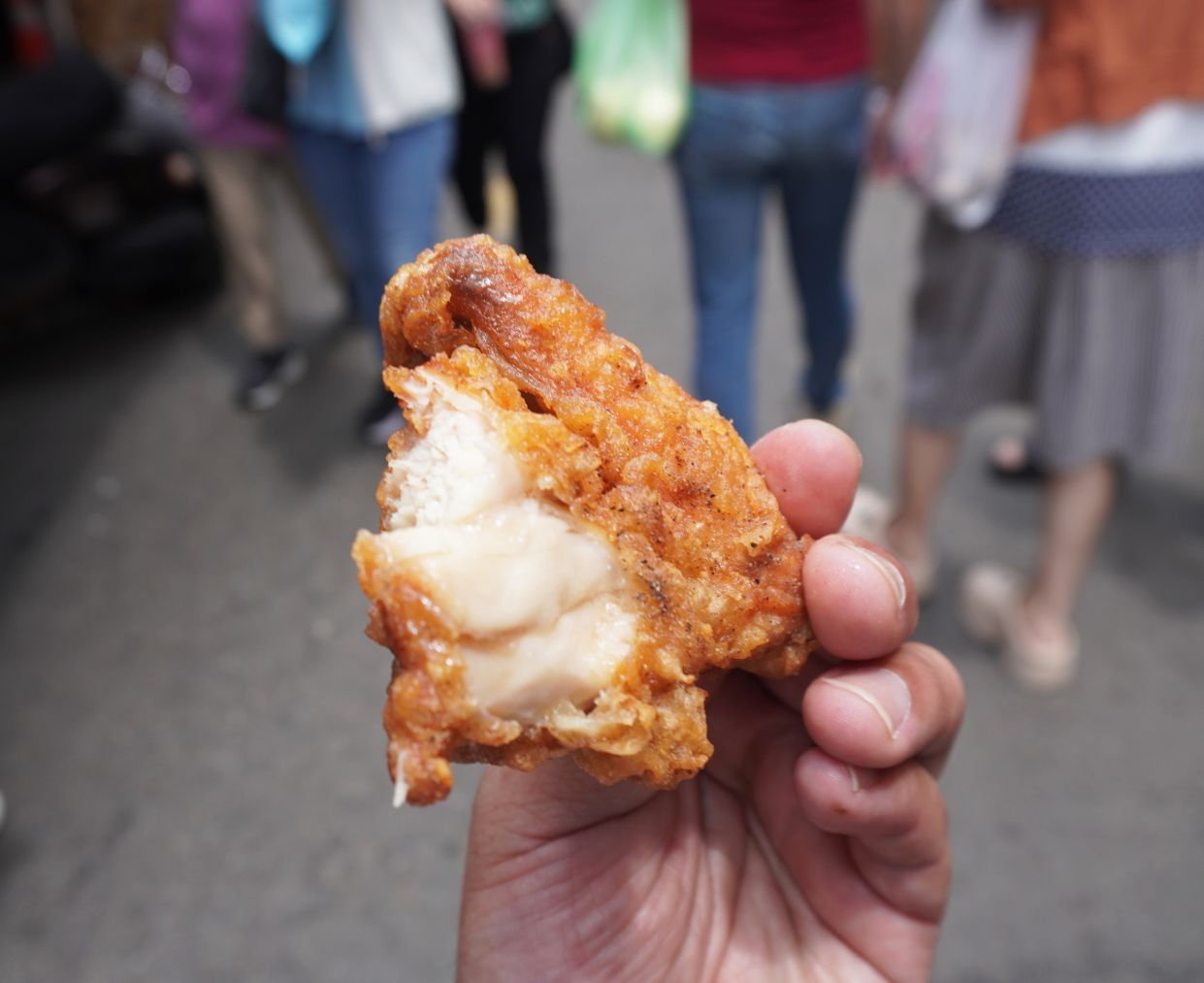 台中西屯|黑冠炸雞|水湳市場必吃美食,炸雞腿皮酥脆,肉嫩多汁 - 第13張圖