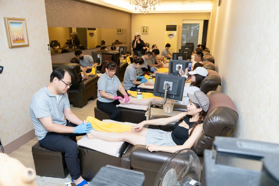 宜蘭礁溪散策.足感幸福|走訪礁溪溫泉公園、地景廣場以及溫泉廣場,深度認識美人湯的足浴文化 - 第3張圖