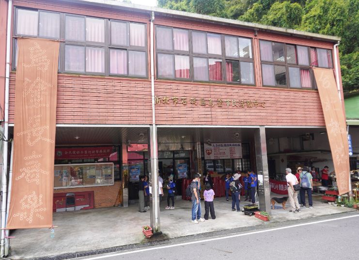 石碇一日遊|第三屆百人植物染|淡蘭古道走讀,體驗拉麵線,感受薯榔染的魅力 - 第6張圖 石碇一日遊|第三屆百人植物染|淡蘭古道走讀,體驗拉麵線,感受薯榔染的魅力