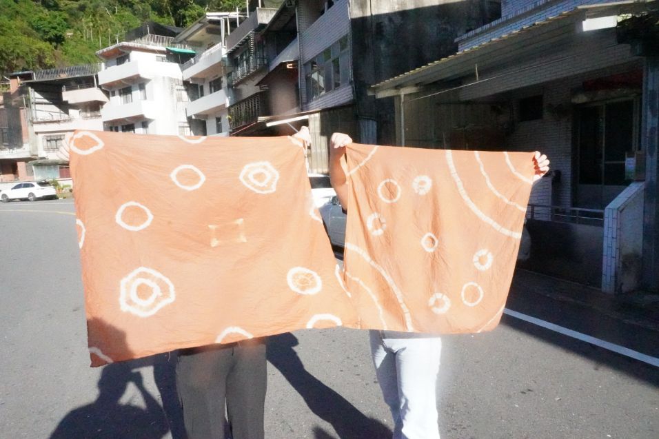 石碇一日遊|第三屆百人植物染|淡蘭古道走讀,體驗拉麵線,感受薯榔染的魅力 - 第65張圖 石碇一日遊|第三屆百人植物染|淡蘭古道走讀,體驗拉麵線,感受薯榔染的魅力