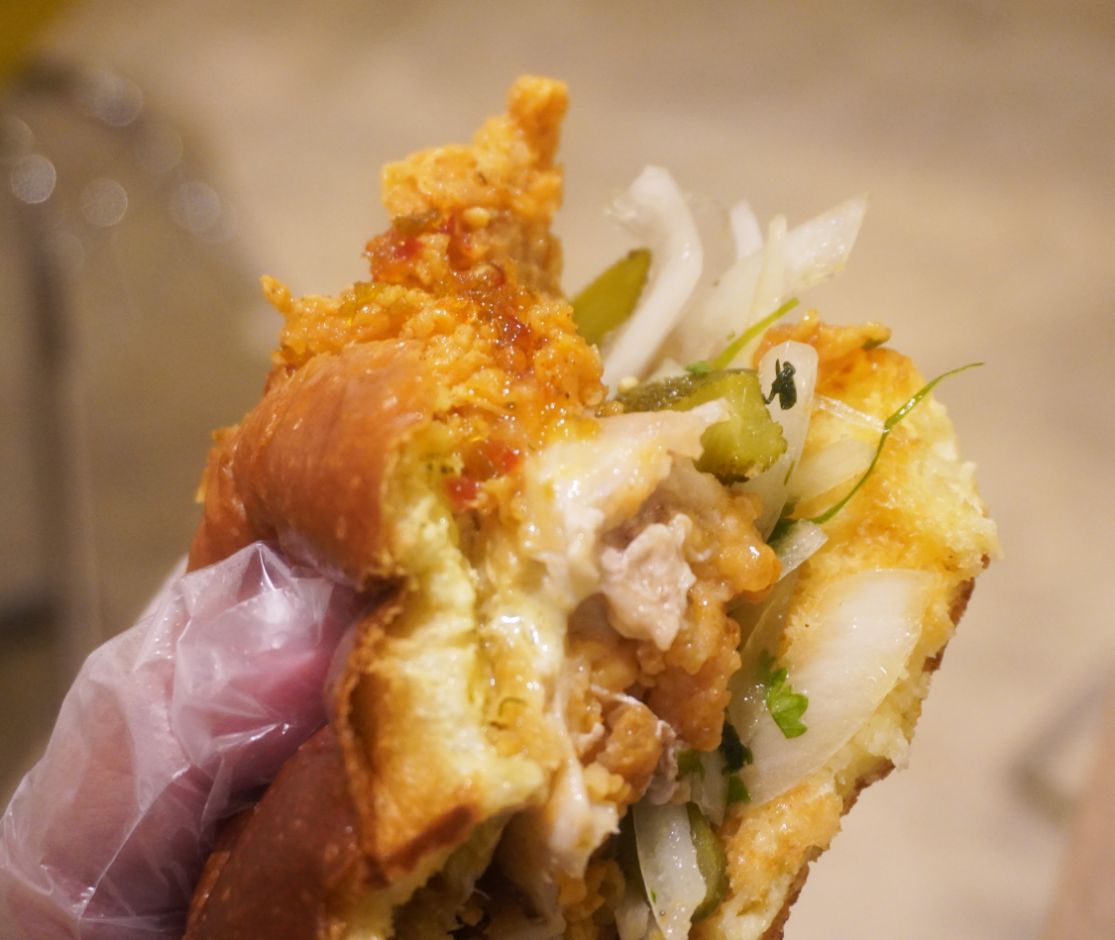 基隆仁愛|SUKI Burger|裝潢充滿90年代復古風,美式炸雞堡風味豐富,搭配酥脆薯條,吃起來很過癮 - 第17張圖