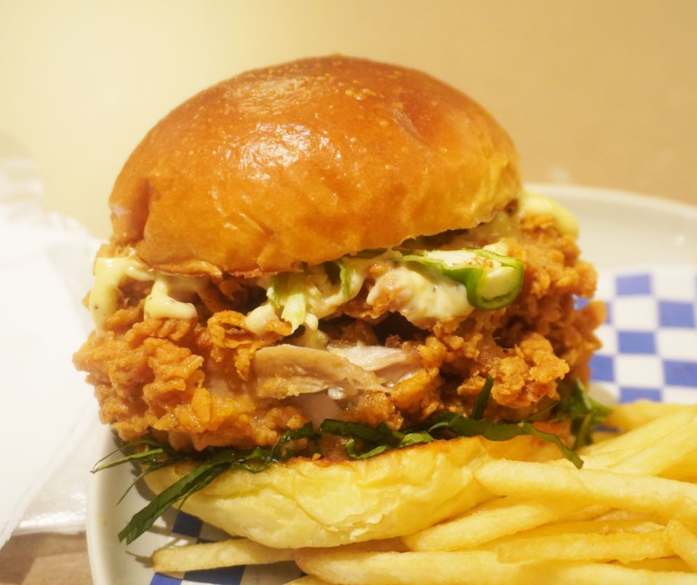 基隆仁愛|SUKI Burger|裝潢充滿90年代復古風,美式炸雞堡風味豐富,搭配酥脆薯條,吃起來很過癮 - 第19張圖