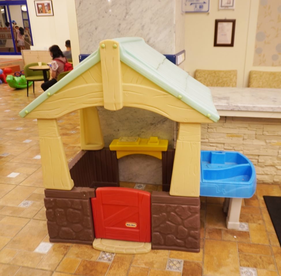 台東住宿|忘憂館景觀旅店|超人氣親子飯店,外觀帶有希臘地中海風格,夢幻粉紅球池讓孩子盡情放電 - 第14張圖