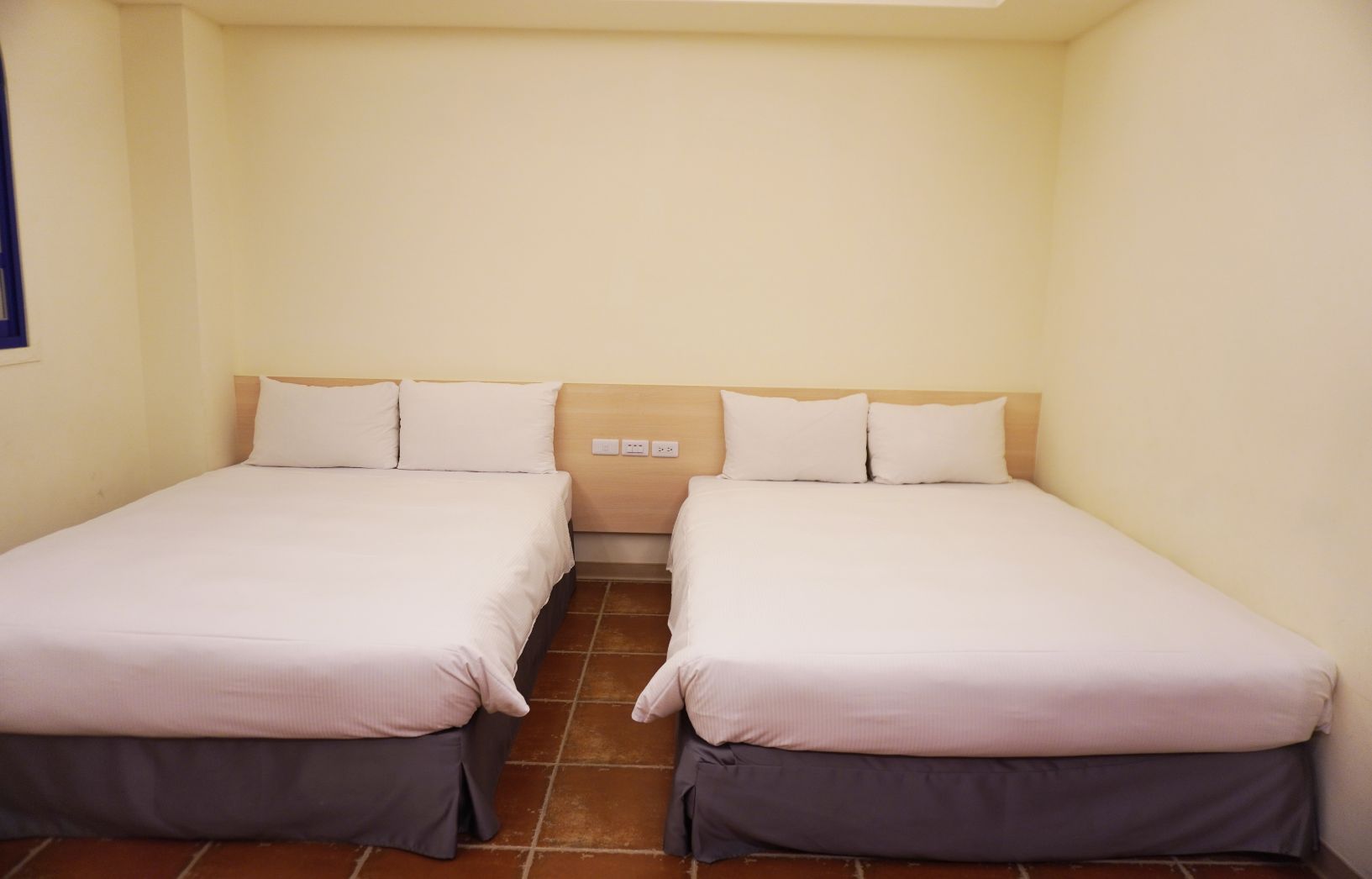 台東住宿|忘憂館景觀旅店|超人氣親子飯店,外觀帶有希臘地中海風格,夢幻粉紅球池讓孩子盡情放電 - 第16張圖