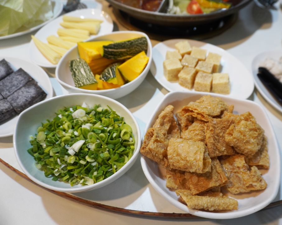 台東市美食|夫妻肺片鴛鴦麻辣火鍋|在地30年人氣麻辣鍋店,湯頭香麻濃郁,食材新鮮,麻辣乾拌麵推薦必點 - 第32張圖