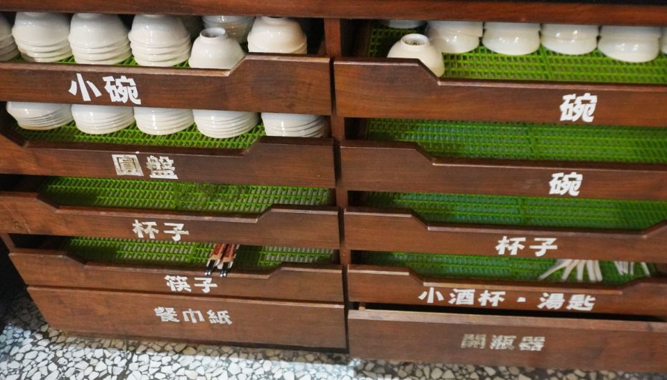 台東市美食|夫妻肺片鴛鴦麻辣火鍋|在地30年人氣麻辣鍋店,湯頭香麻濃郁,食材新鮮,麻辣乾拌麵推薦必點 - 第12張圖