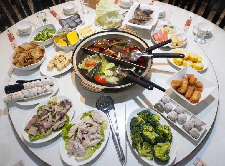 台東市美食|夫妻肺片鴛鴦麻辣火鍋|在地30年人氣麻辣鍋店,湯頭香麻濃郁,食材新鮮,麻辣乾拌麵推薦必點 - 第6張圖