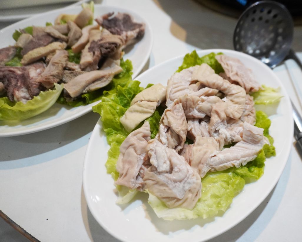 台東市美食|夫妻肺片鴛鴦麻辣火鍋|在地30年人氣麻辣鍋店,湯頭香麻濃郁,食材新鮮,麻辣乾拌麵推薦必點 - 第21張圖