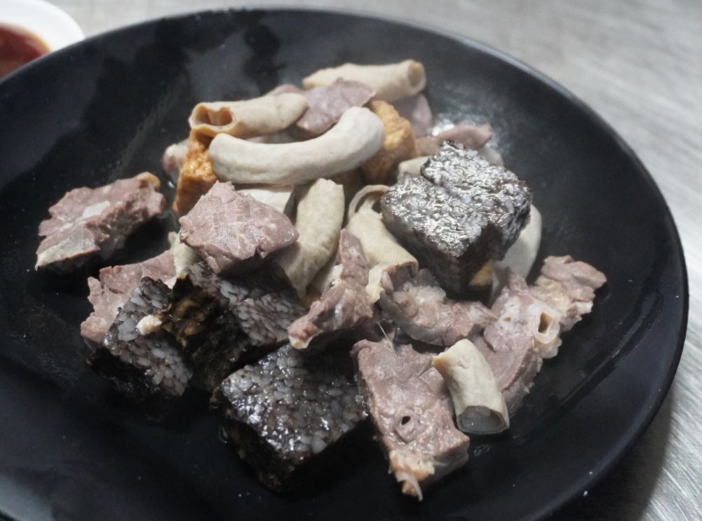 基隆美食|安樂市場菜頭滷|隱身於傳統市場的銅板美食,基隆100碗推薦名單(附菜單) - 第11張圖 基隆美食|安樂市場菜頭滷|隱身於傳統市場的銅板美食,基隆100碗推薦名單(附菜單)