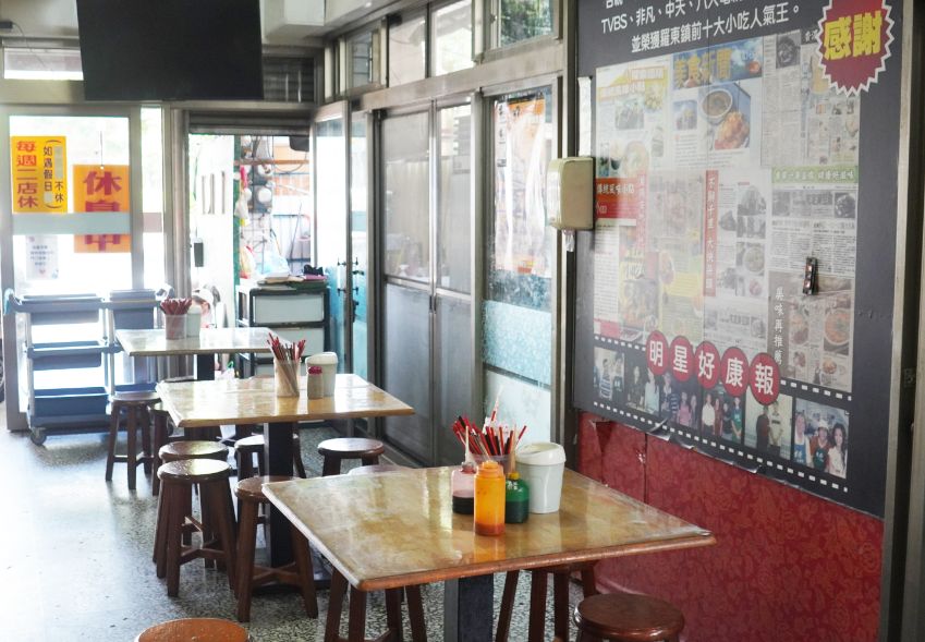 宜蘭羅東︱香廚米粉羹｜在地40年老店，超人氣銅板美食，米粉口感滑順料豐富，綠色臭豆腐推薦必點