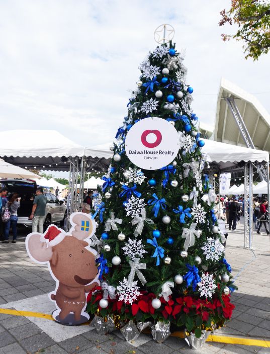 【攻略】2025北歐聖誕OUTDOOR嘉年華｜跟聖誕老公公近距離互動，坐在帳棚下欣賞精采的電影