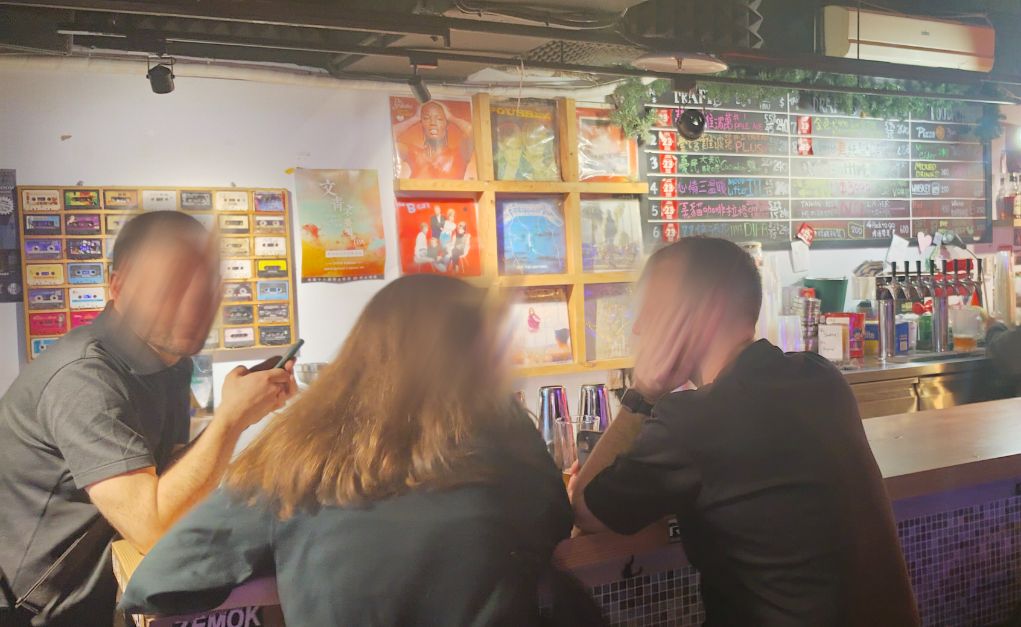 【攻略】2025北歐聖誕OUTDOOR嘉年華｜跟聖誕老公公近距離互動，坐在帳棚下欣賞精采的電影