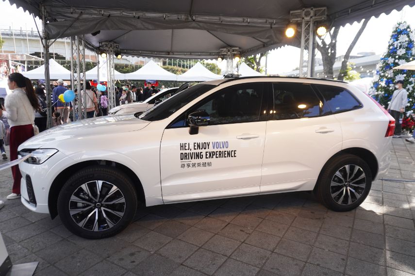 【攻略】2025北歐聖誕OUTDOOR嘉年華｜跟聖誕老公公近距離互動，坐在帳棚下欣賞精采的電影