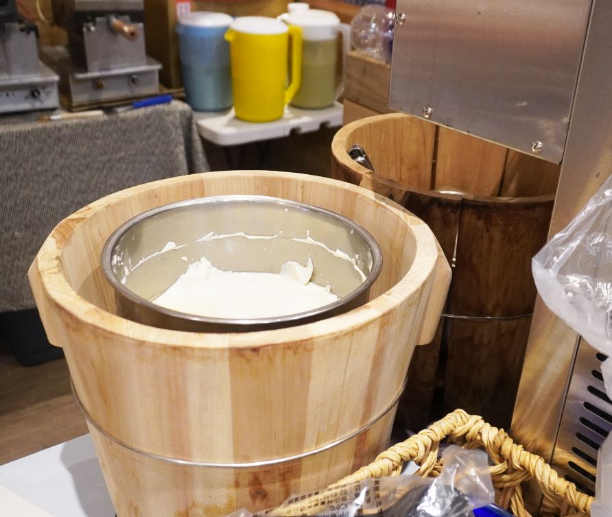 台北南港|紅玉滿赤心雞蛋糕|期間限定美食,來LaLaport逛商場看電影必吃 - 第8張圖 台北南港|紅玉滿赤心雞蛋糕|期間限定美食,來LaLaport逛商場看電影必吃