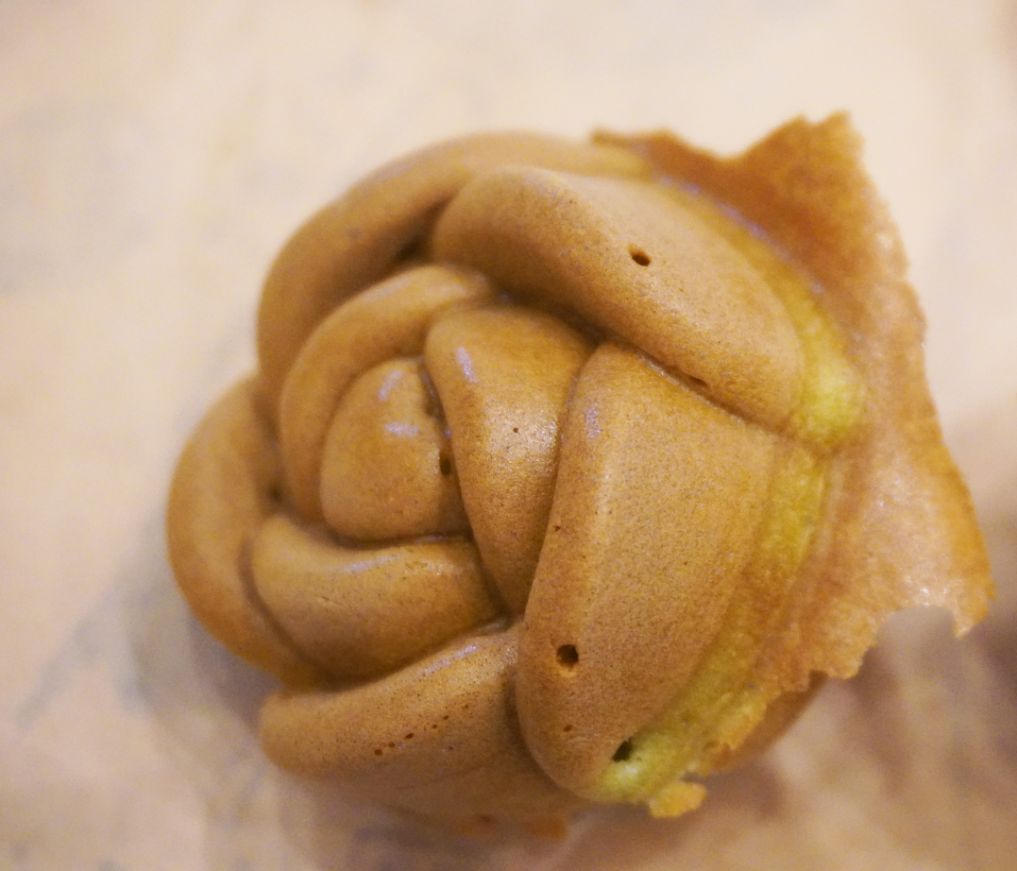 台北南港｜紅玉滿赤心雞蛋糕｜期間限定美食，來LaLaport逛商場看電影必吃