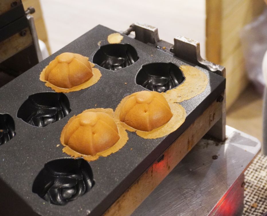 台北南港｜紅玉滿赤心雞蛋糕｜期間限定美食，來LaLaport逛商場看電影必吃