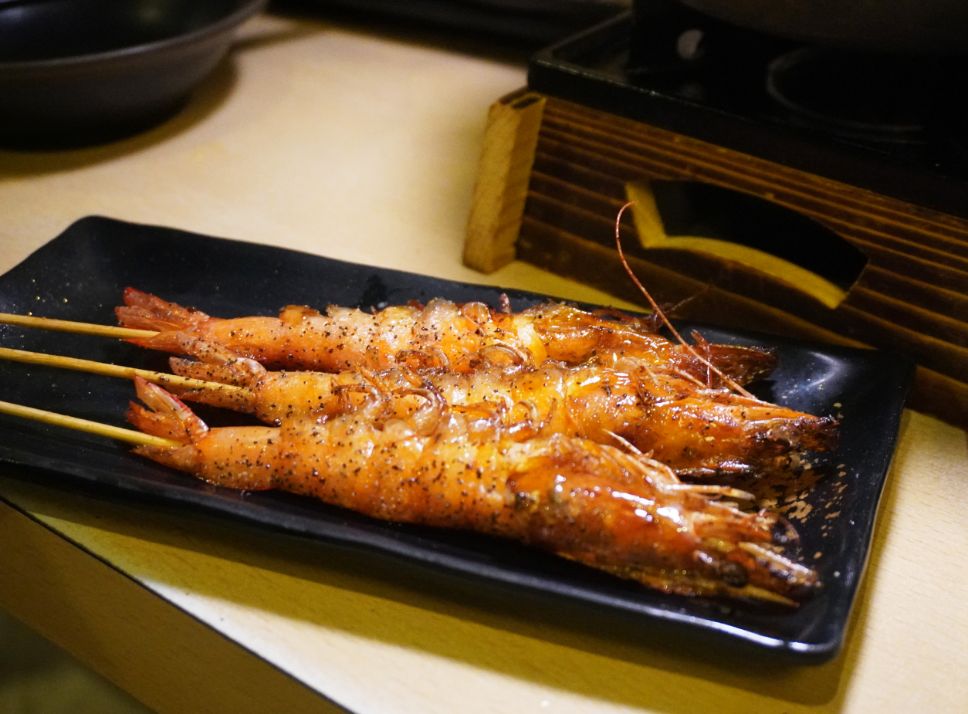 台北大安｜柒息地串燒居酒屋延吉店｜鄰近大巨蛋的宵夜天堂，神醬串燒一吃入魂、鍋物湯品令人驚豔