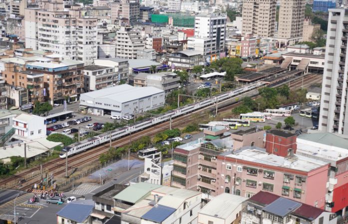 開團｜村却國際溫泉酒店｜羅東溫泉飯店推薦，雙湯池，百萬夜景，明廚百匯吃到飽，情侶約會首選