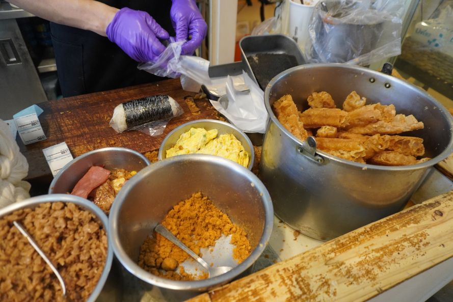 台北大同｜呷本丸早午餐｜圓山花博美食推薦，傳承30年的飯糰老店